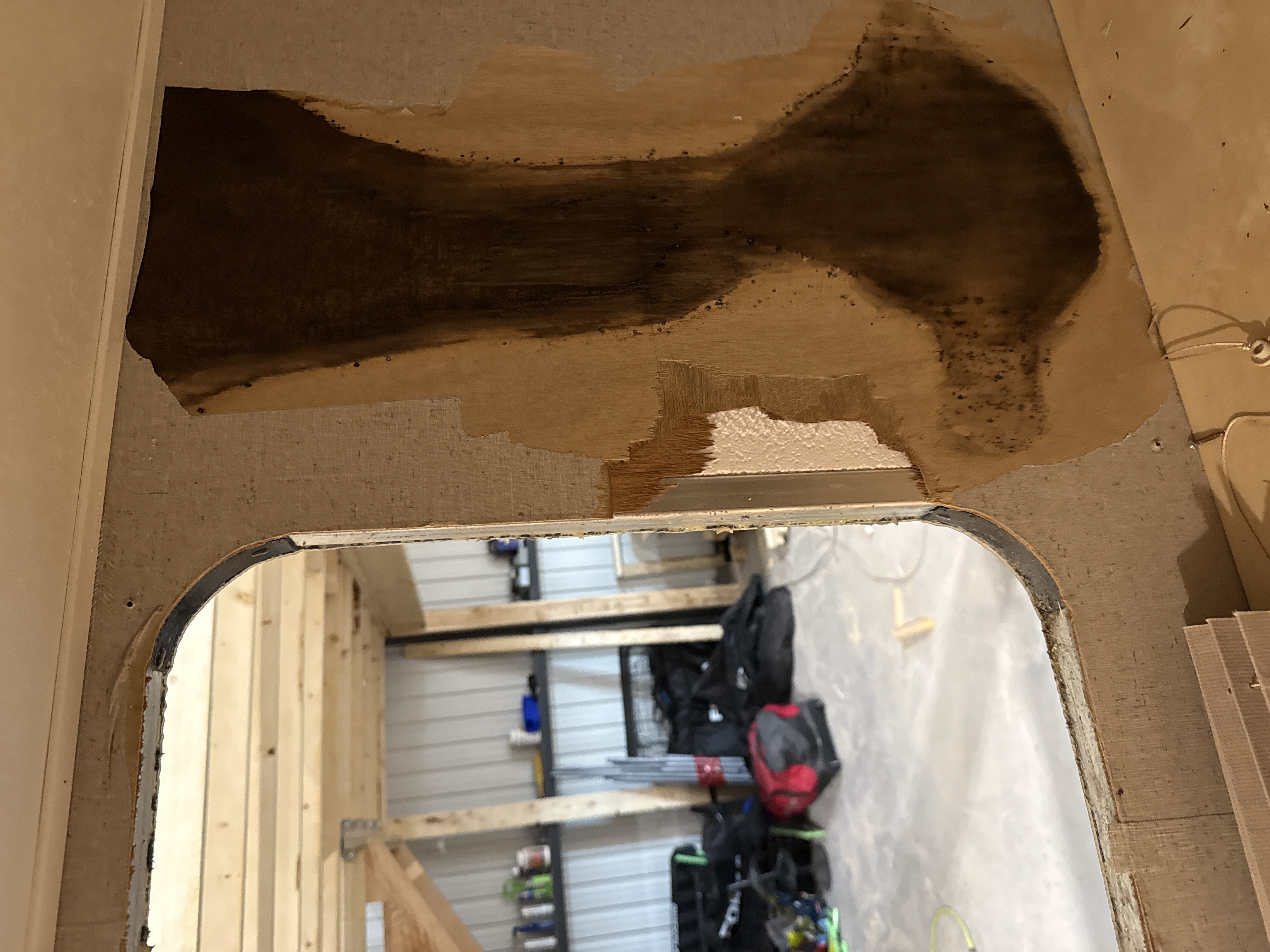 Photo d'infiltration d'eau dans un mur de VR